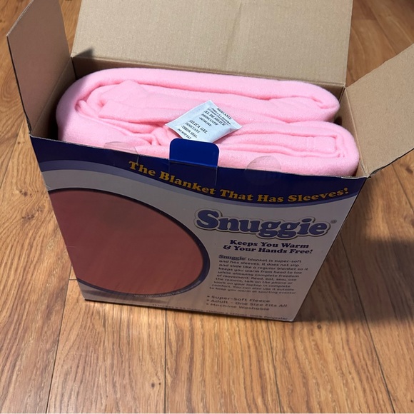 Snuggie NEW in Box The Original Wearable Blanket in Cotton Candy Pink | One Size - Picture 1 of 12